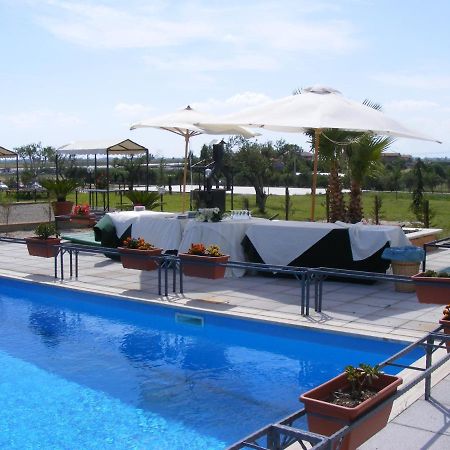 הוילה Foce del Sele Agriturismo Il Borghetto מראה חיצוני תמונה