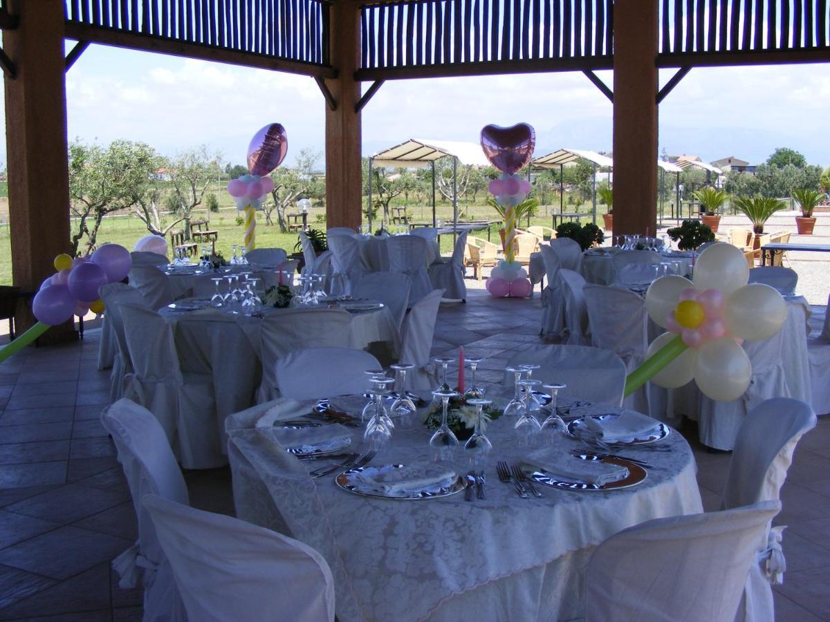 הוילה Foce del Sele Agriturismo Il Borghetto מראה חיצוני תמונה