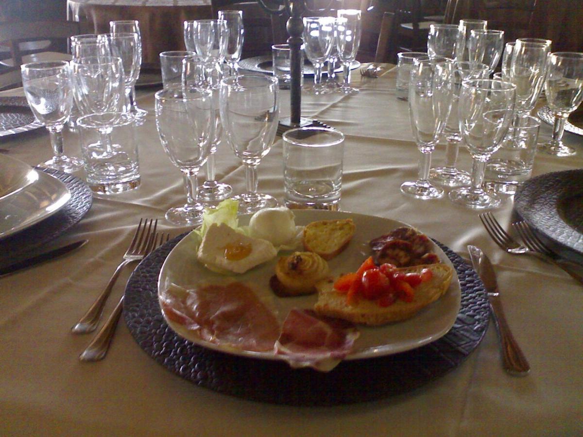 הוילה Foce del Sele Agriturismo Il Borghetto מראה חיצוני תמונה