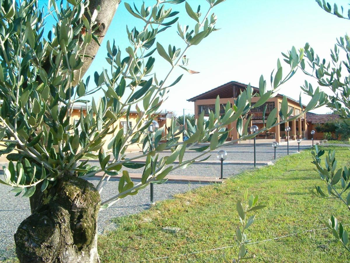 הוילה Foce del Sele Agriturismo Il Borghetto מראה חיצוני תמונה