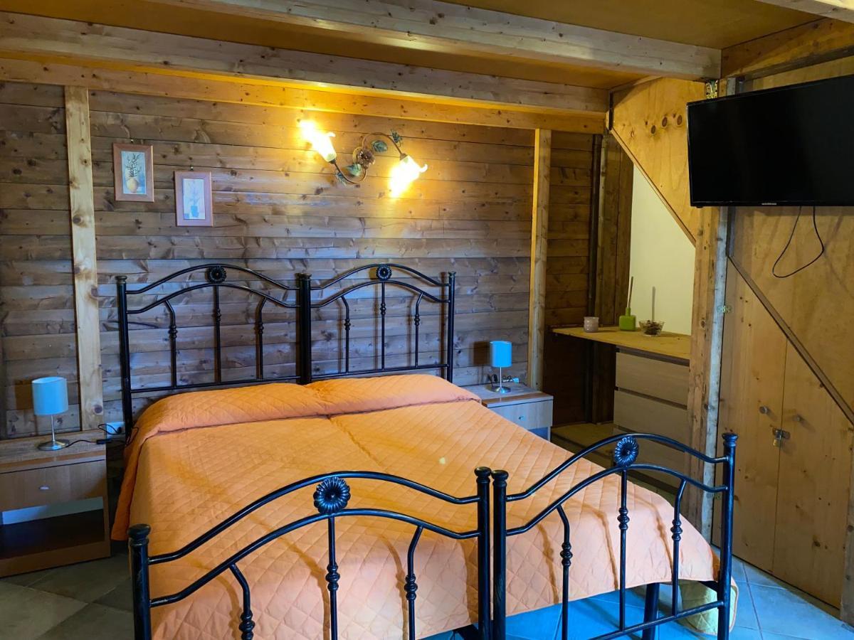 הוילה Foce del Sele Agriturismo Il Borghetto מראה חיצוני תמונה